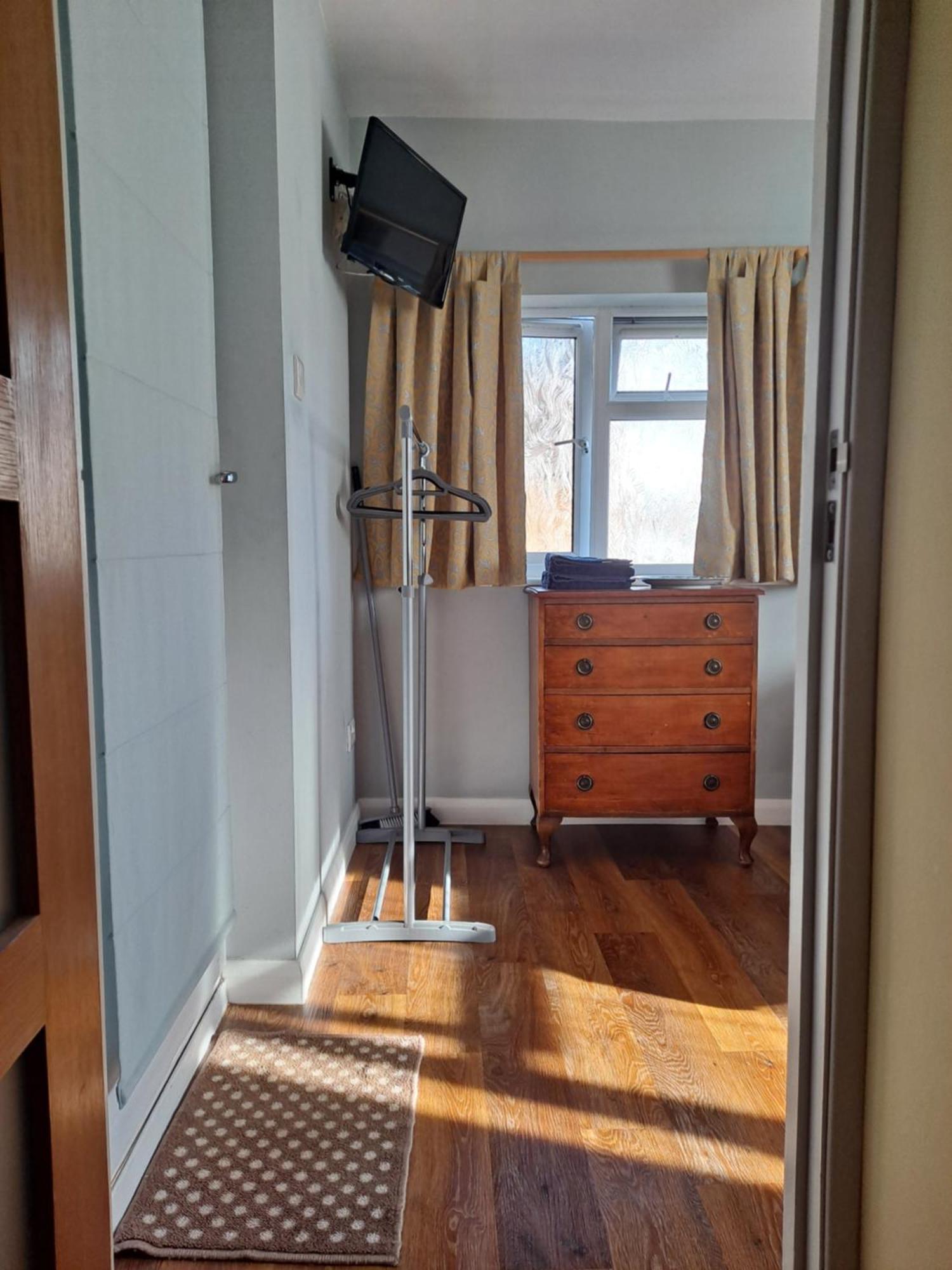 Cheltenham Studio Apartment Bagian luar foto