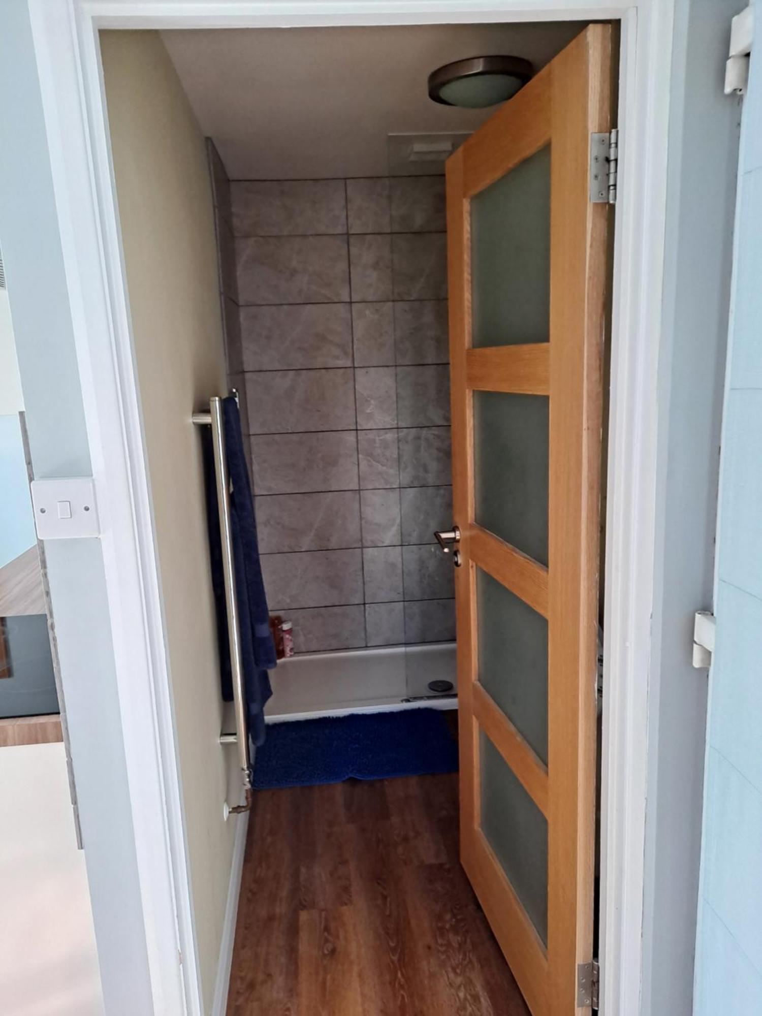 Cheltenham Studio Apartment Bagian luar foto
