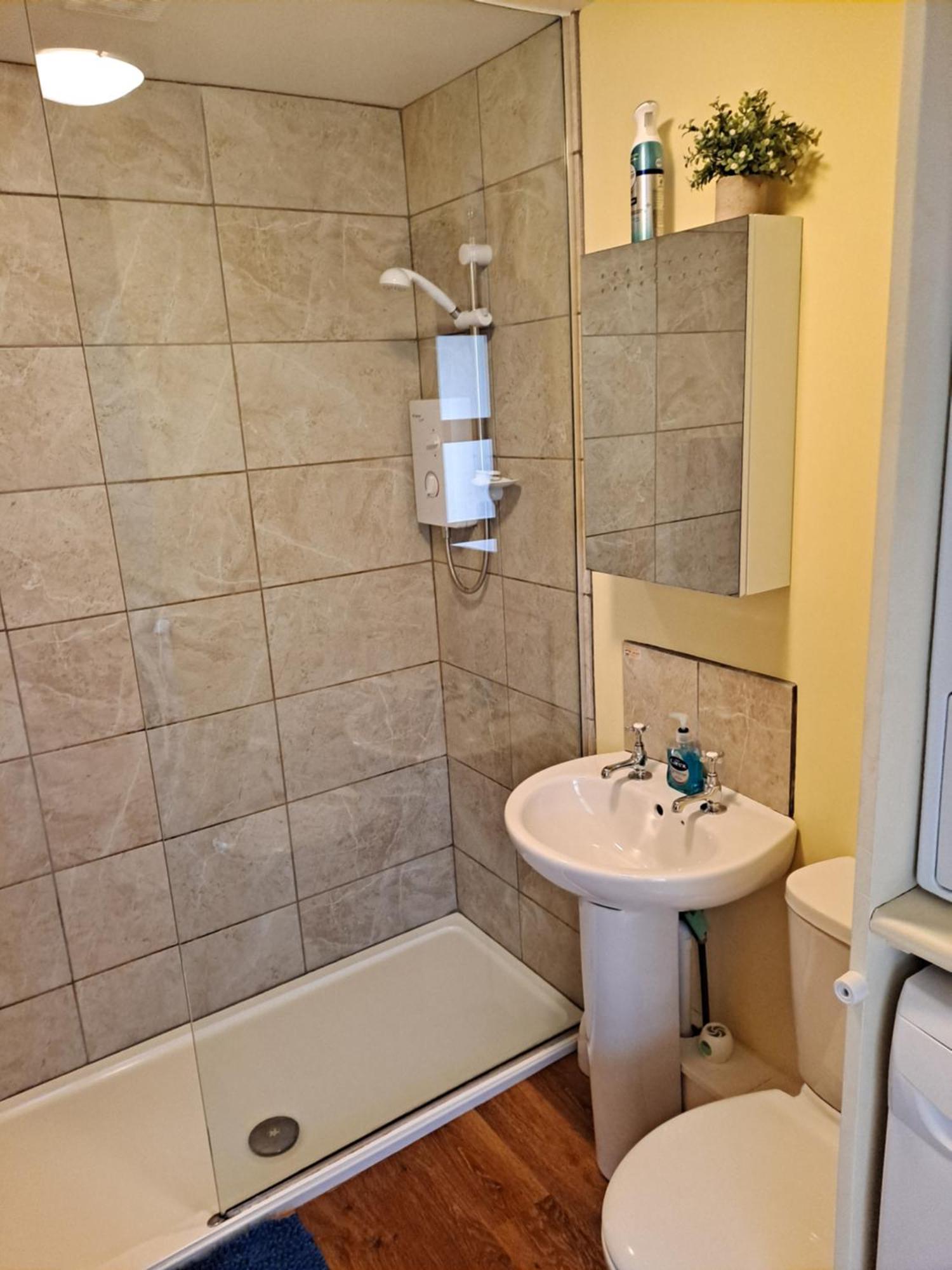 Cheltenham Studio Apartment Bagian luar foto